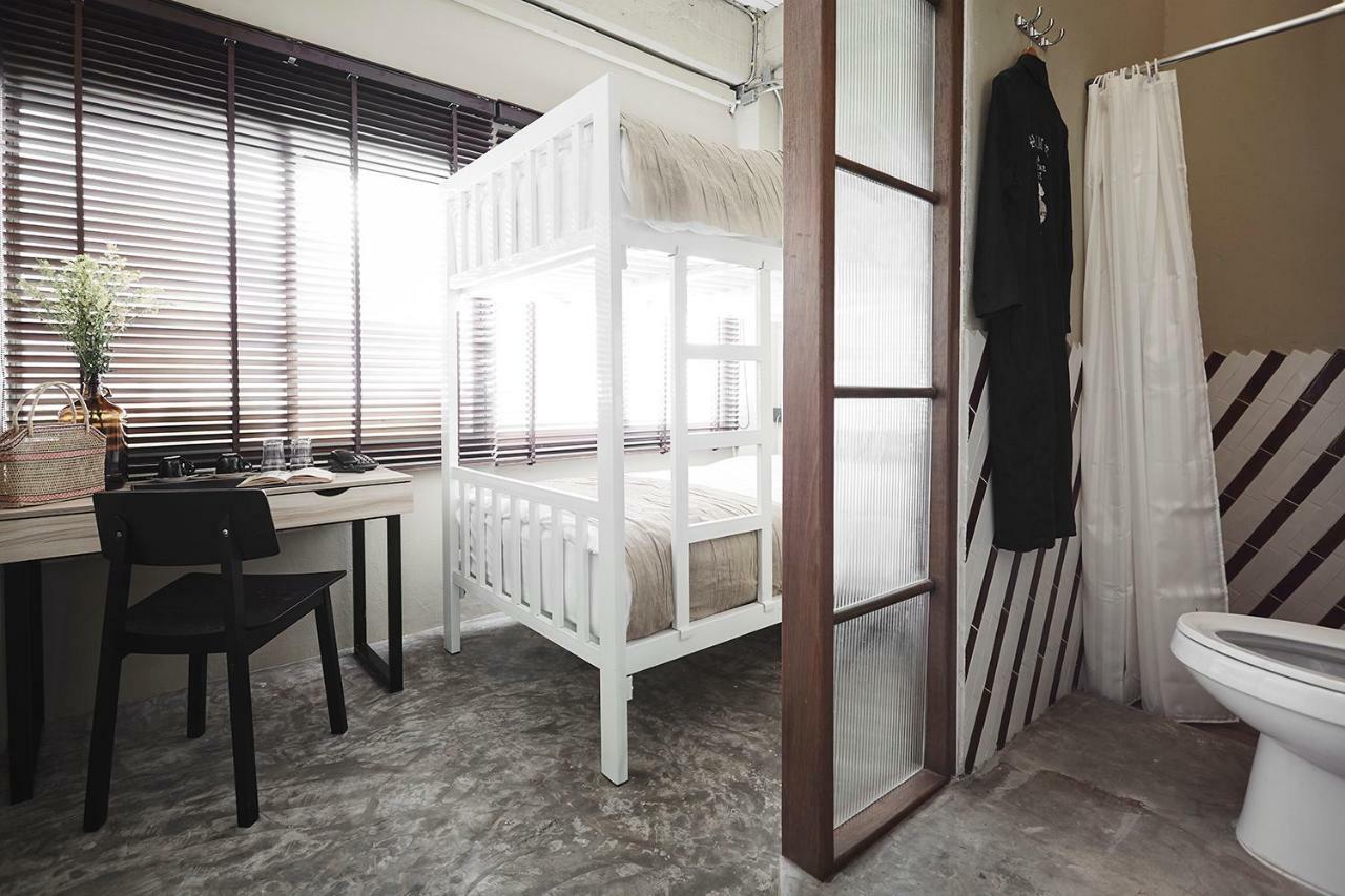 Ob-Oon Boutique Bed & Breakfast Банкок Екстериор снимка