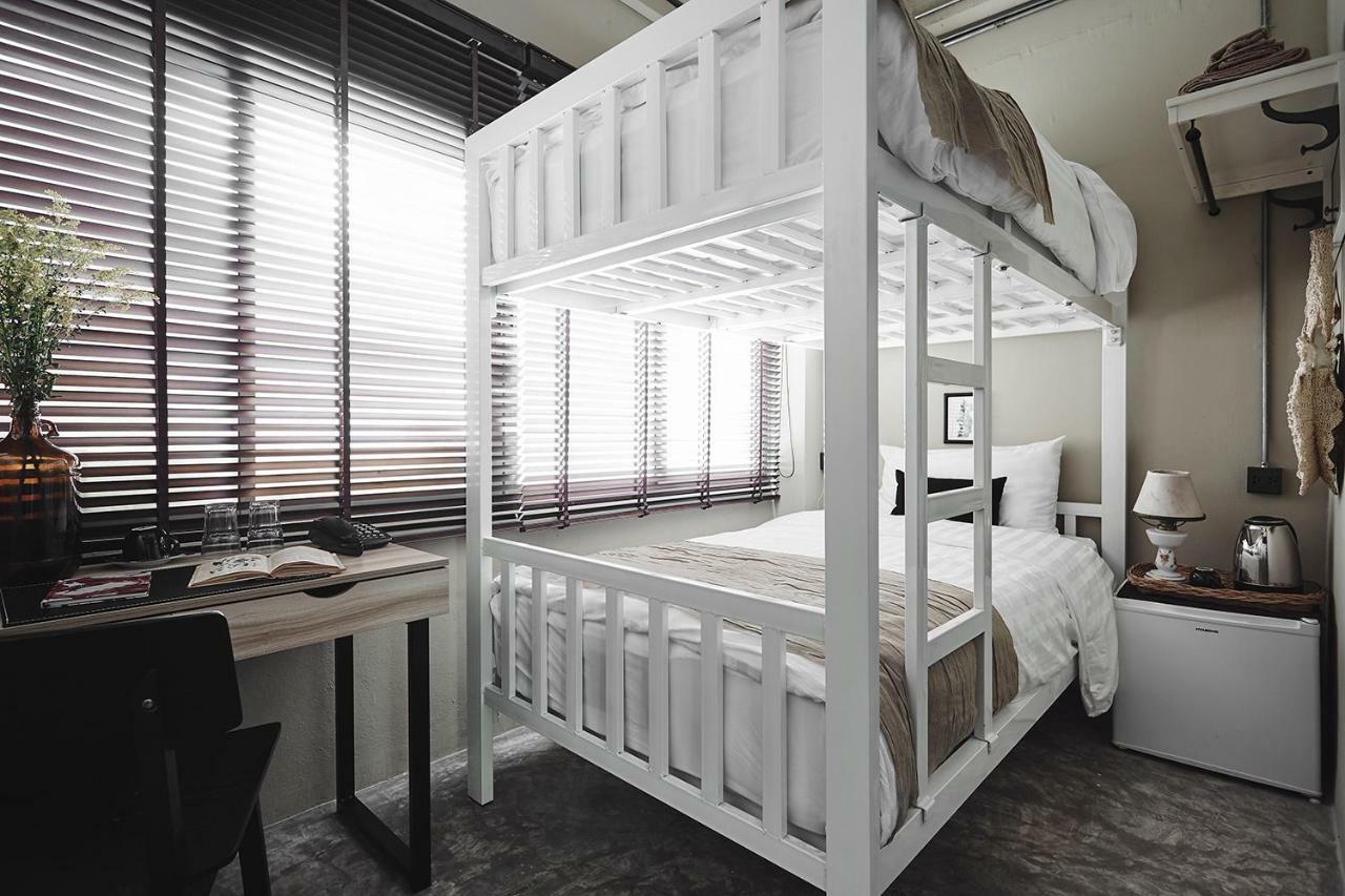 Ob-Oon Boutique Bed & Breakfast Банкок Екстериор снимка